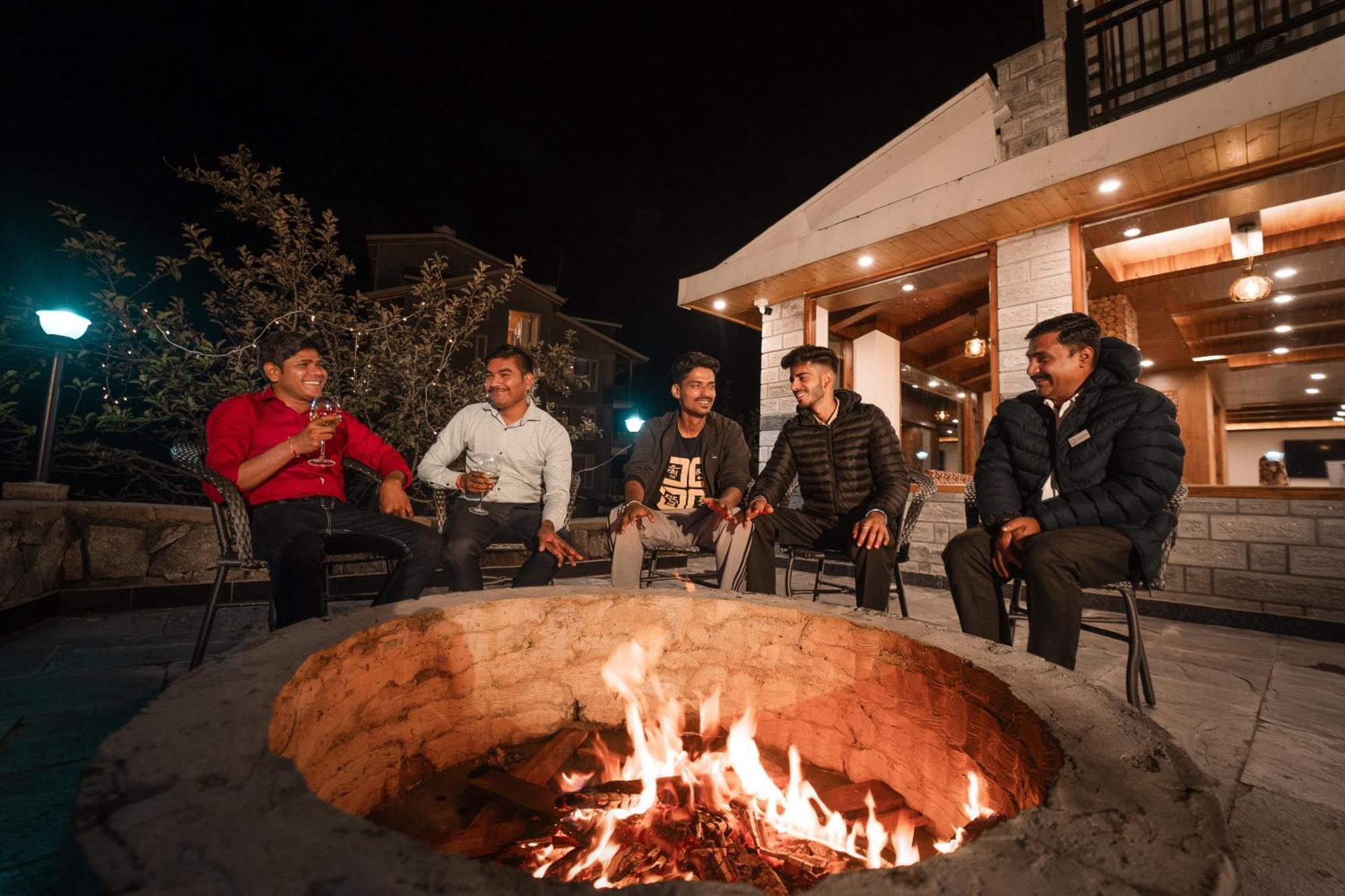 Nazaara - A Luxe Retreat Hotel Manali  Exterior photo