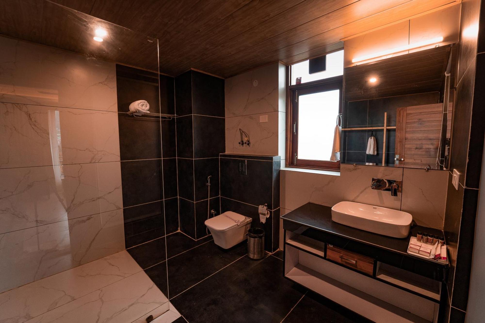 Nazaara - A Luxe Retreat Hotel Manali  Exterior photo